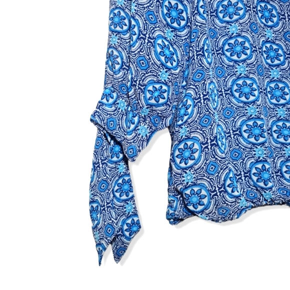 Size-S, Charming Charlie top in tile print - Picture 4 of 5